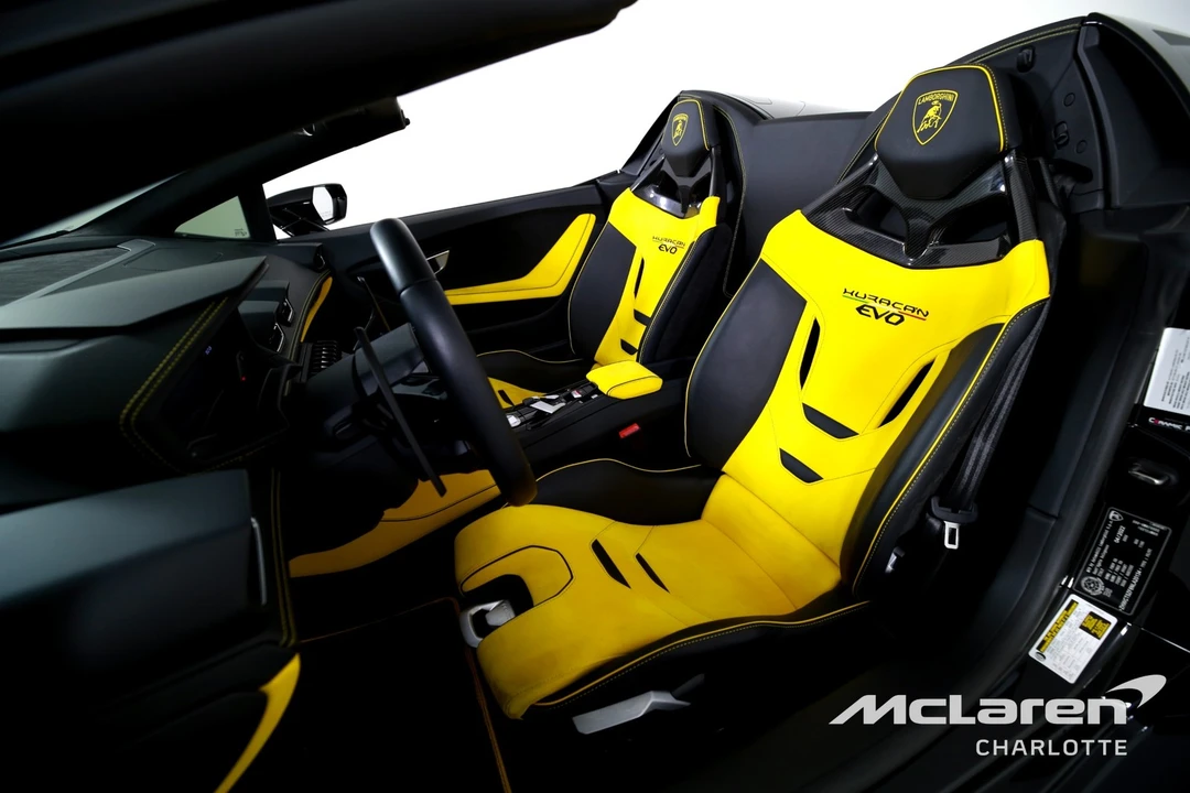 2022 Lamborghini Huracan - Image 12 of 31