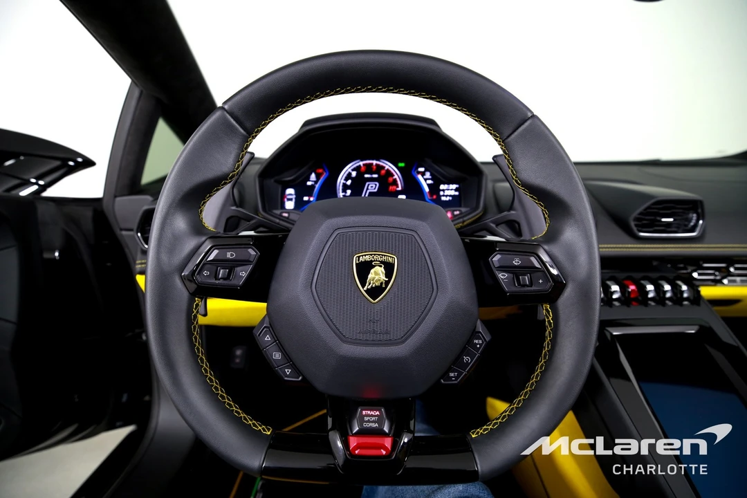 2022 Lamborghini Huracan - Image 15 of 31