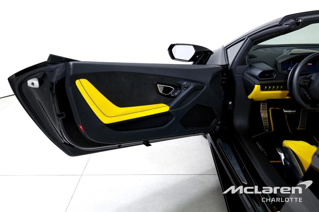2022 Lamborghini Huracan - Image 11 of 31