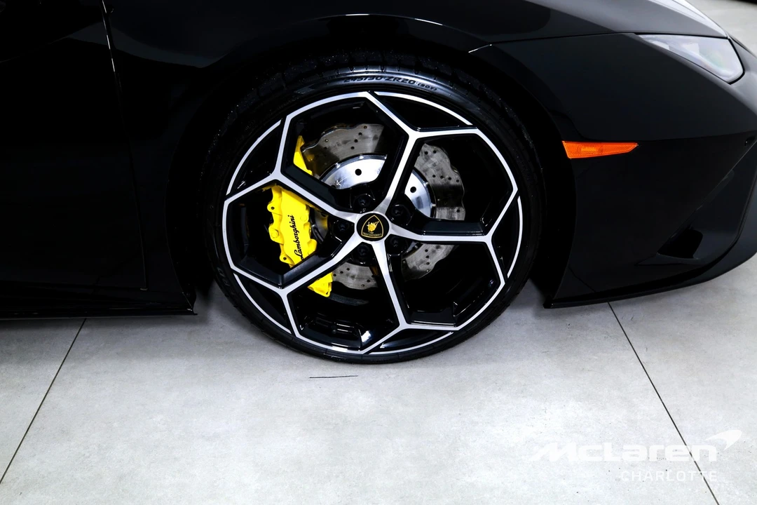 2022 Lamborghini Huracan - Image 30 of 31