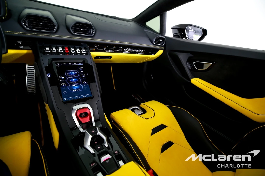 2022 Lamborghini Huracan - Image 16 of 31