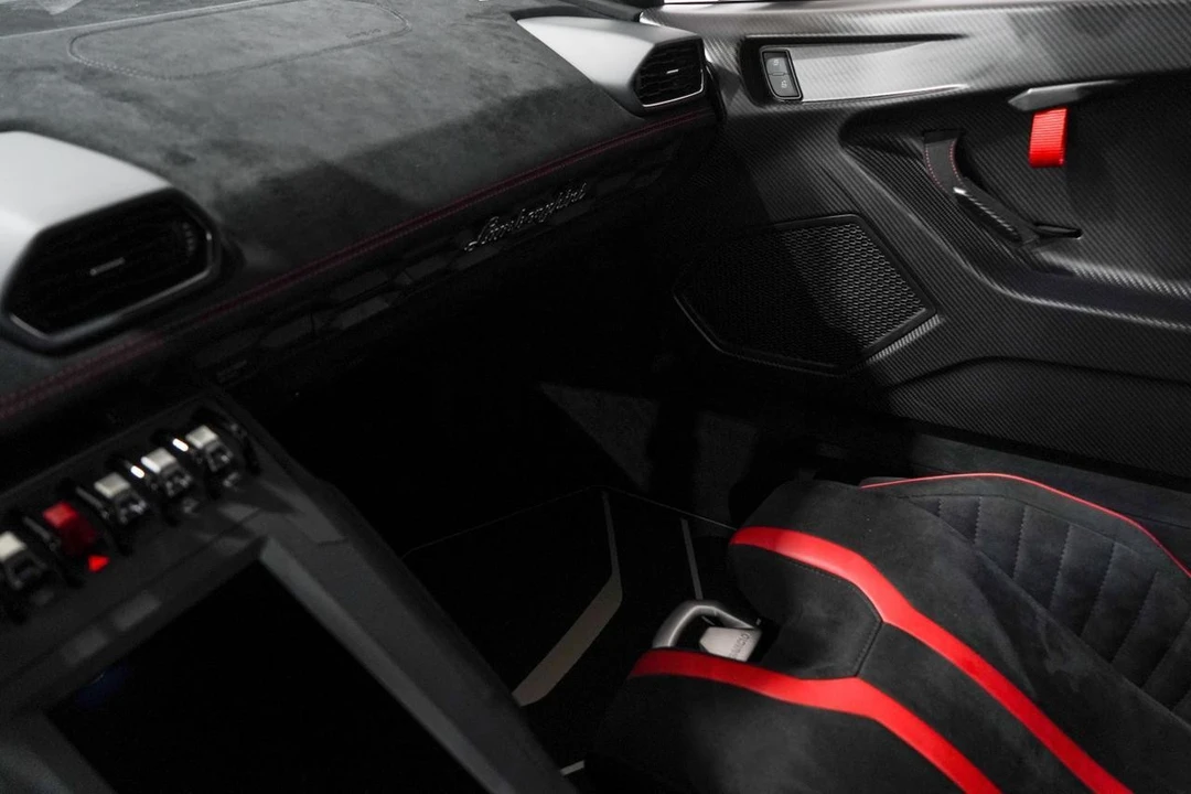 2022 Lamborghini Huracan - Image 13 of 21