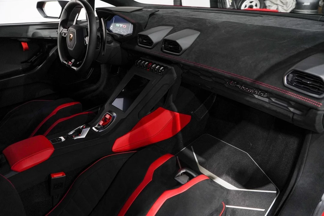 2022 Lamborghini Huracan - Image 14 of 21