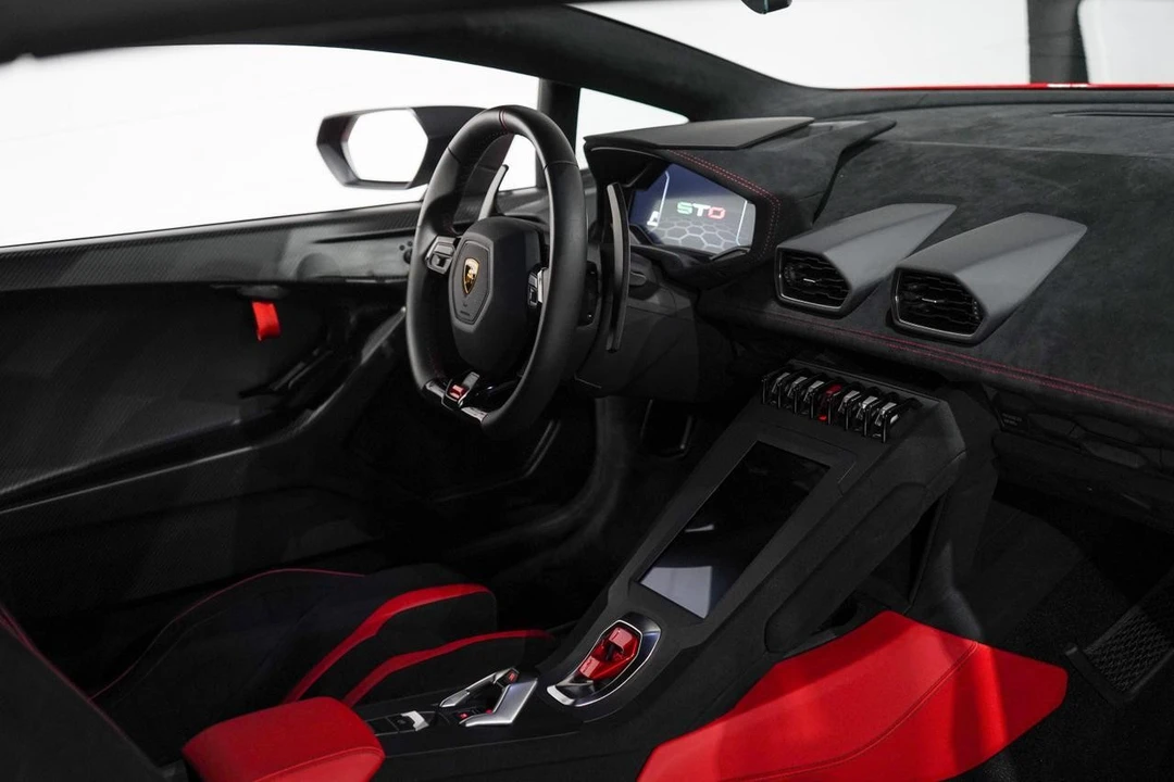2022 Lamborghini Huracan - Image 16 of 21