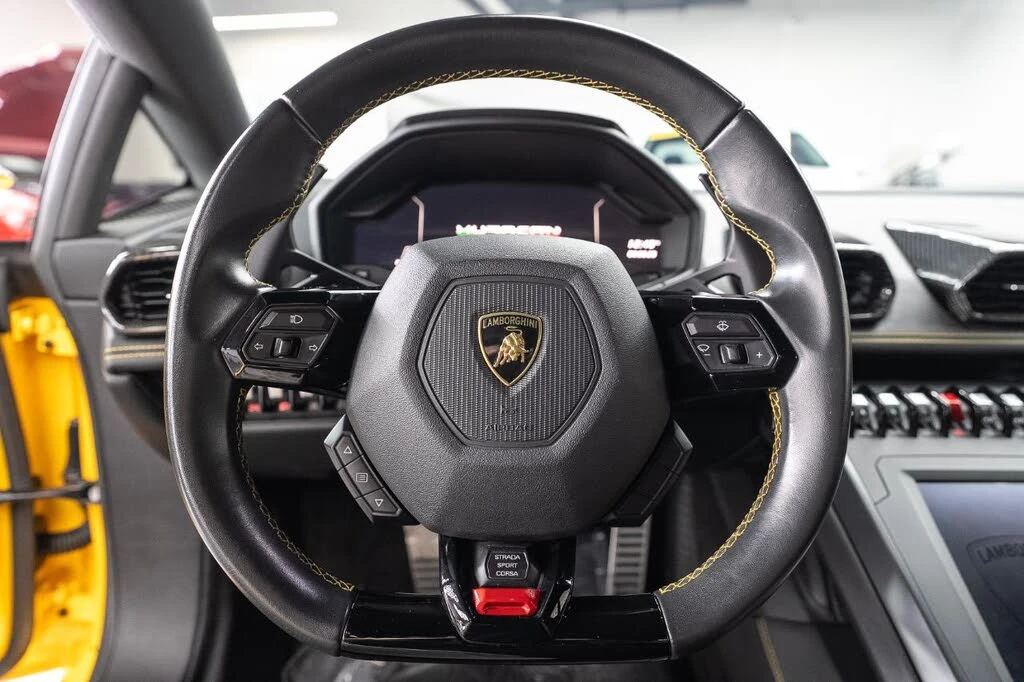 2022 Lamborghini Huracan - Image 19 of 31