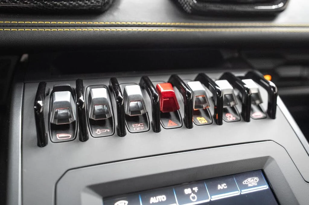 2022 Lamborghini Huracan - Image 25 of 31