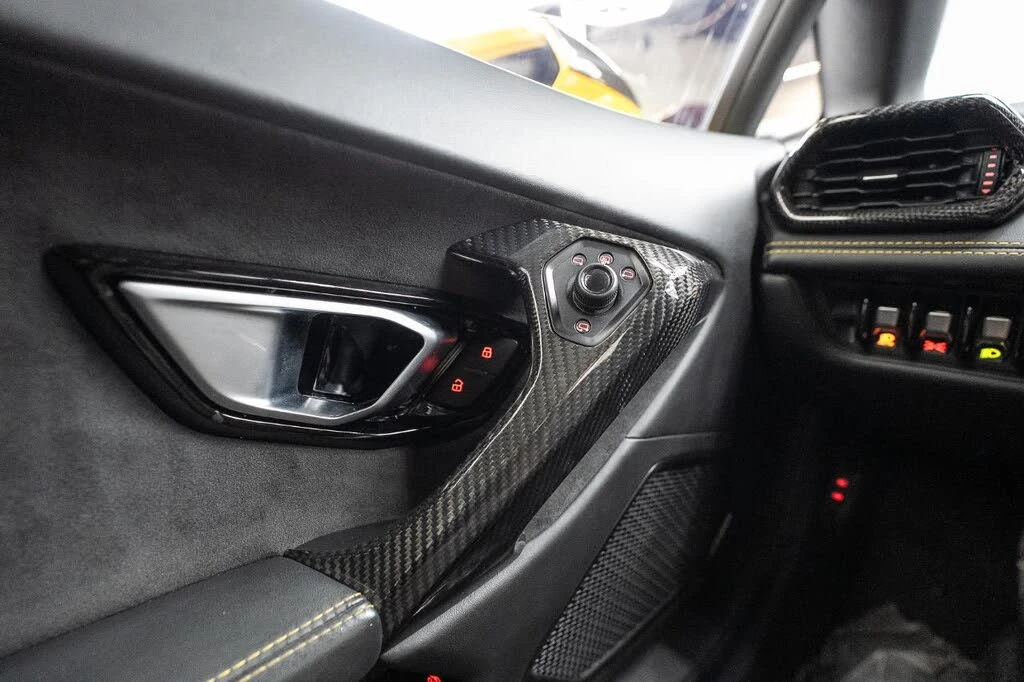 2022 Lamborghini Huracan - Image 27 of 31