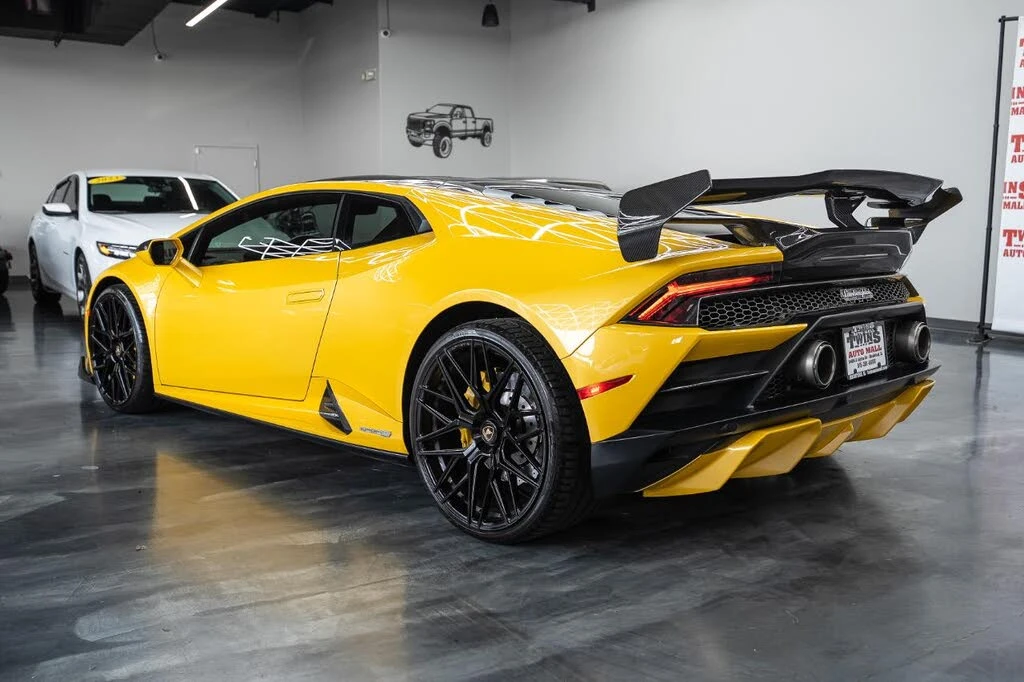 2022 Lamborghini Huracan - Image 4 of 31