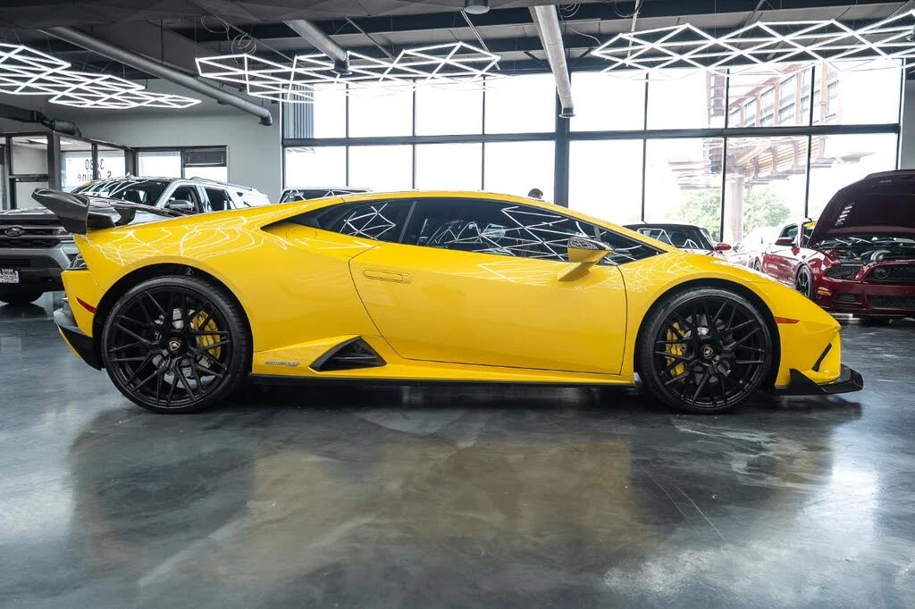 2022 Lamborghini Huracan - Image 9 of 31
