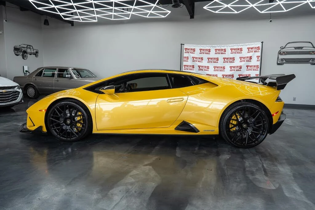 2022 Lamborghini Huracan - Image 3 of 31