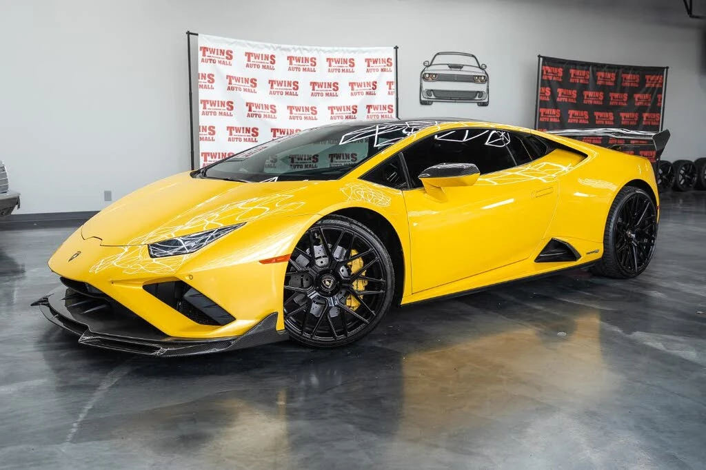 2022 Lamborghini Huracan - Image 2 of 31