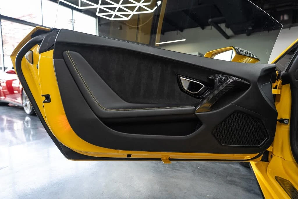 2022 Lamborghini Huracan - Image 14 of 31