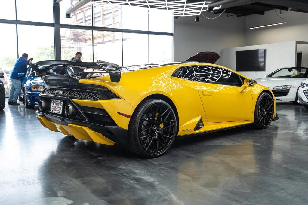 2022 Lamborghini Huracan - Image 8 of 31