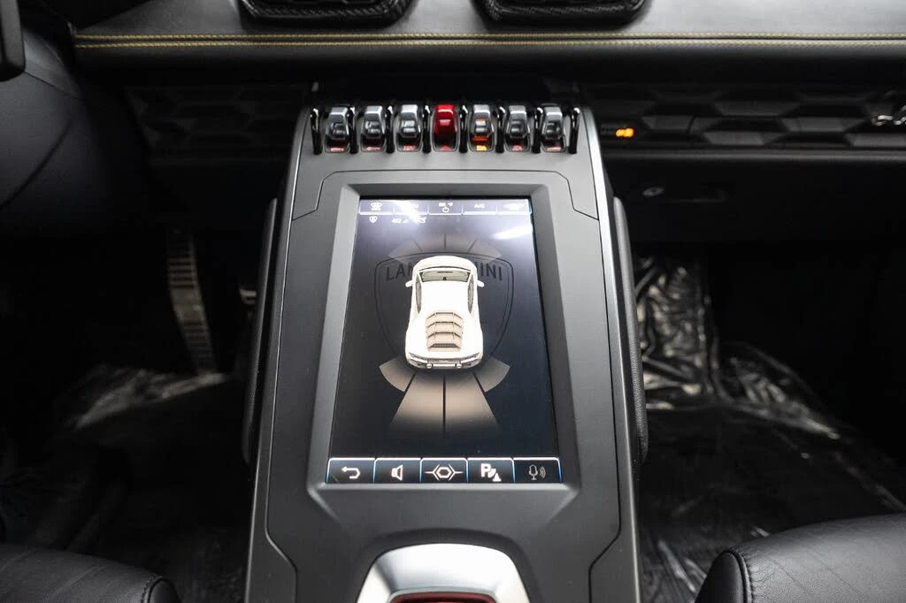 2022 Lamborghini Huracan - Image 26 of 31