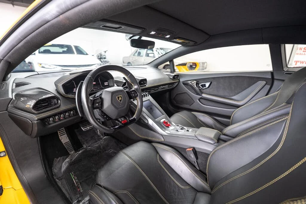 2022 Lamborghini Huracan - Image 15 of 31