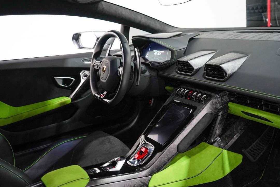2022 Lamborghini Huracan - Image 17 of 31