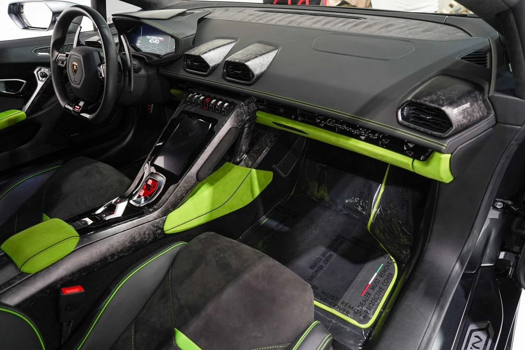 2022 Lamborghini Huracan - Image 16 of 31