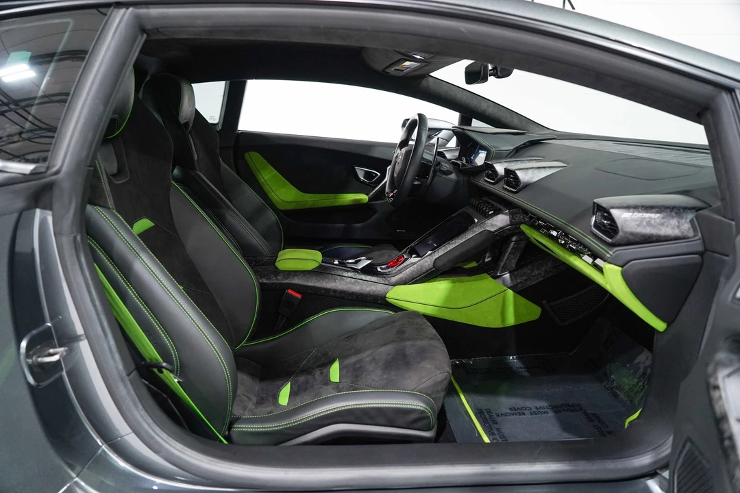 2022 Lamborghini Huracan - Image 14 of 31