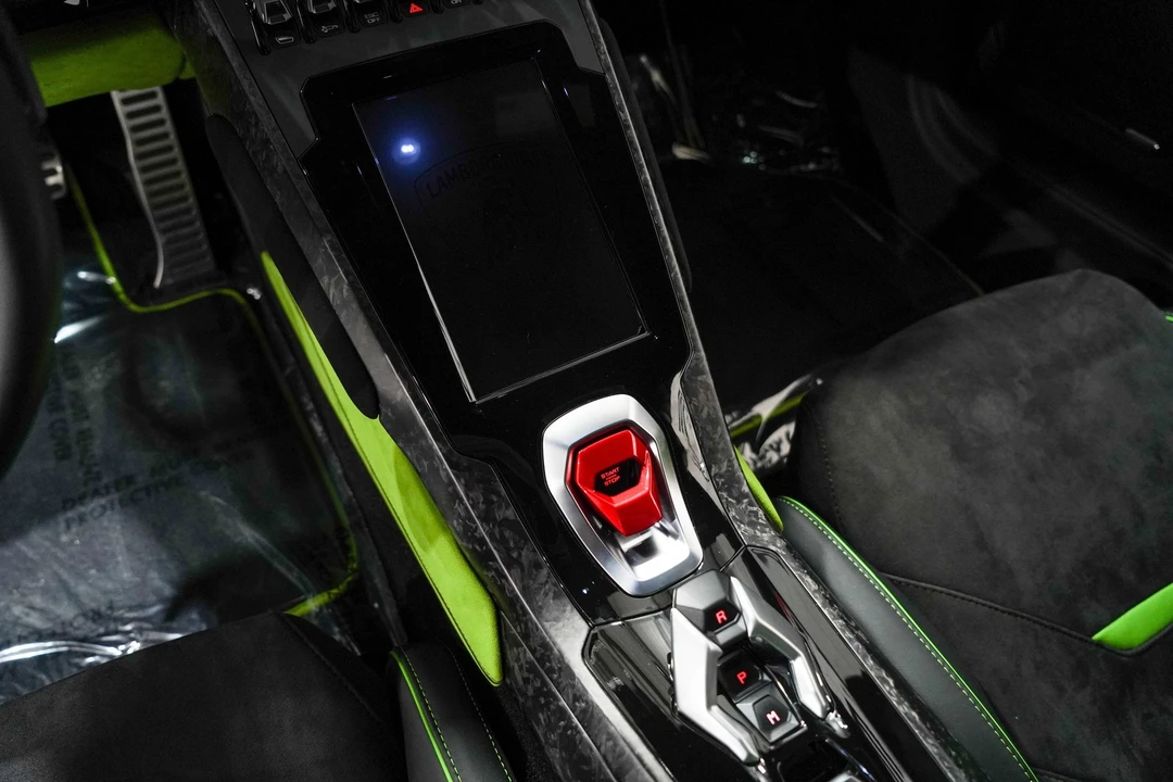 2022 Lamborghini Huracan - Image 12 of 31