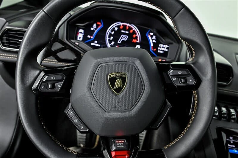 2022 Lamborghini Huracan - Image 24 of 31