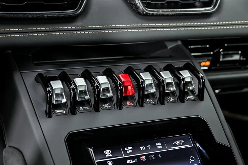 2022 Lamborghini Huracan - Image 26 of 31
