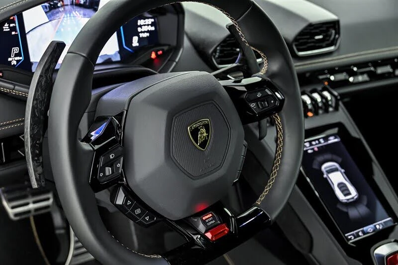 2022 Lamborghini Huracan - Image 19 of 31
