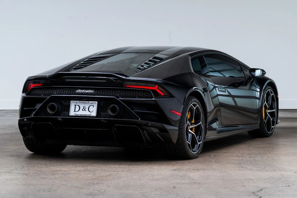 2022 Lamborghini Huracan - Image 14 of 31