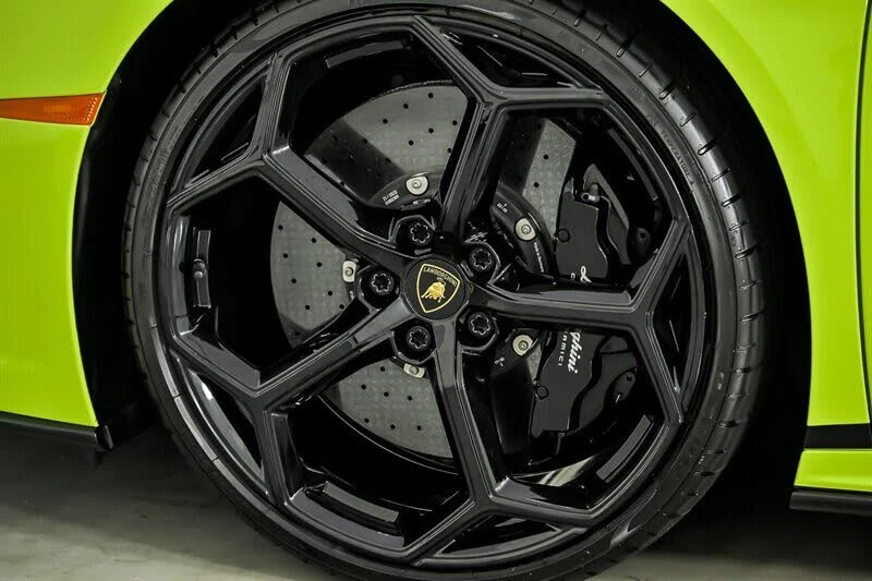 2022 Lamborghini Huracan - Image 14 of 31