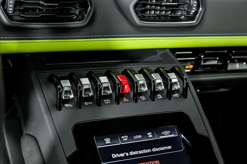 2022 Lamborghini Huracan - Image 28 of 31