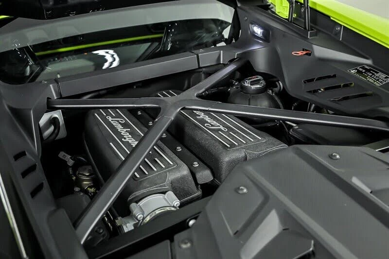 2022 Lamborghini Huracan - Image 16 of 31