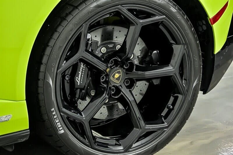 2022 Lamborghini Huracan - Image 15 of 31