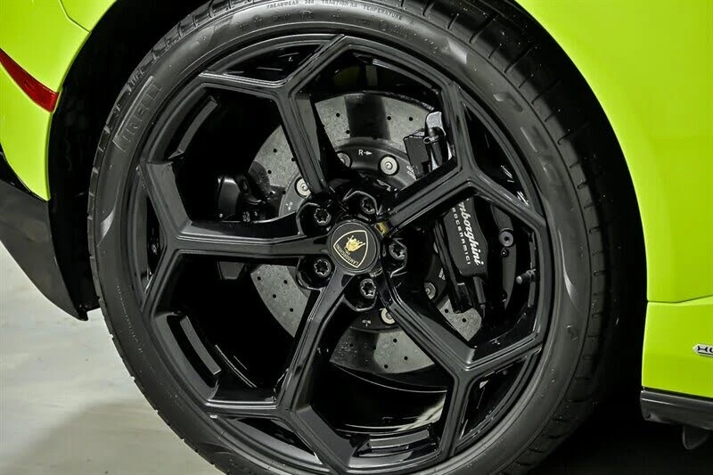2022 Lamborghini Huracan - Image 12 of 31
