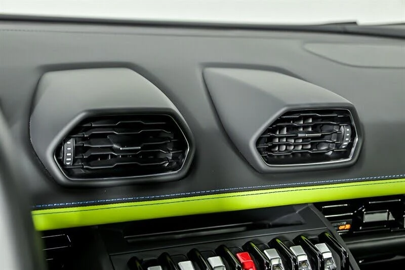2022 Lamborghini Huracan - Image 27 of 31