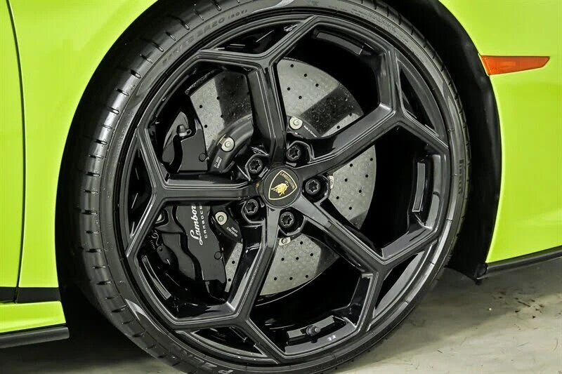 2022 Lamborghini Huracan - Image 13 of 31