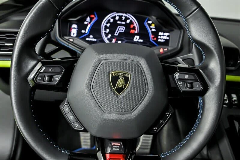 2022 Lamborghini Huracan - Image 26 of 31