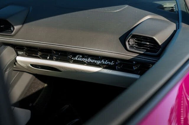 2022 Lamborghini Huracan - Image 19 of 25