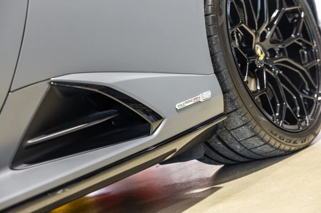 2022 Lamborghini Huracan - Image 13 of 31