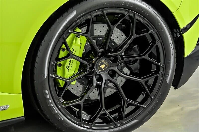 2022 Lamborghini Huracan - Image 16 of 31