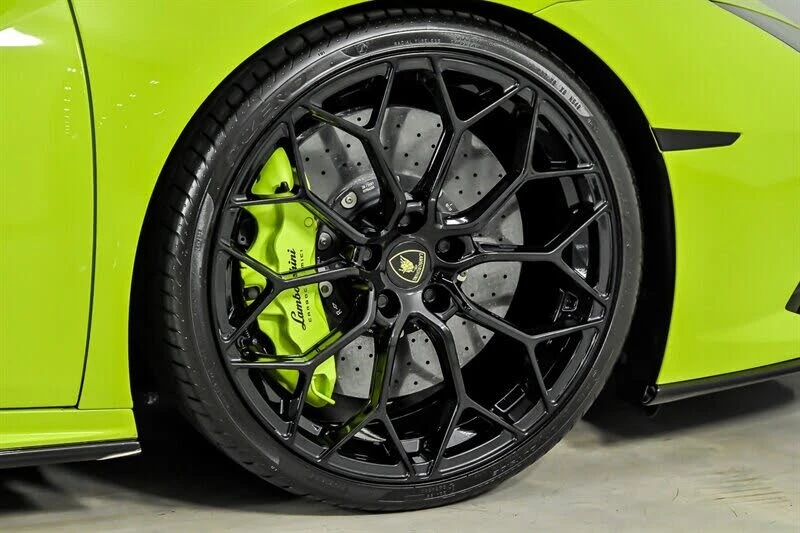 2022 Lamborghini Huracan - Image 13 of 31