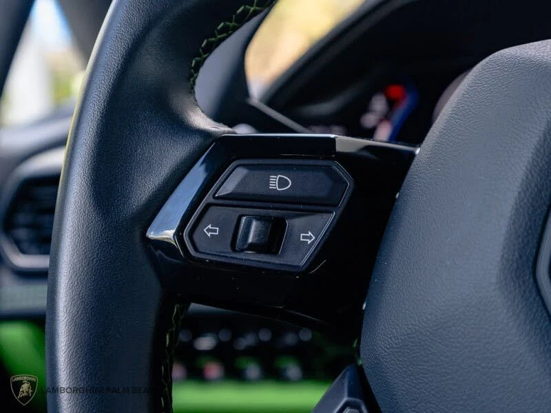 2022 Lamborghini Huracan - Image 21 of 31
