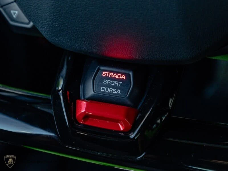 2022 Lamborghini Huracan - Image 23 of 31