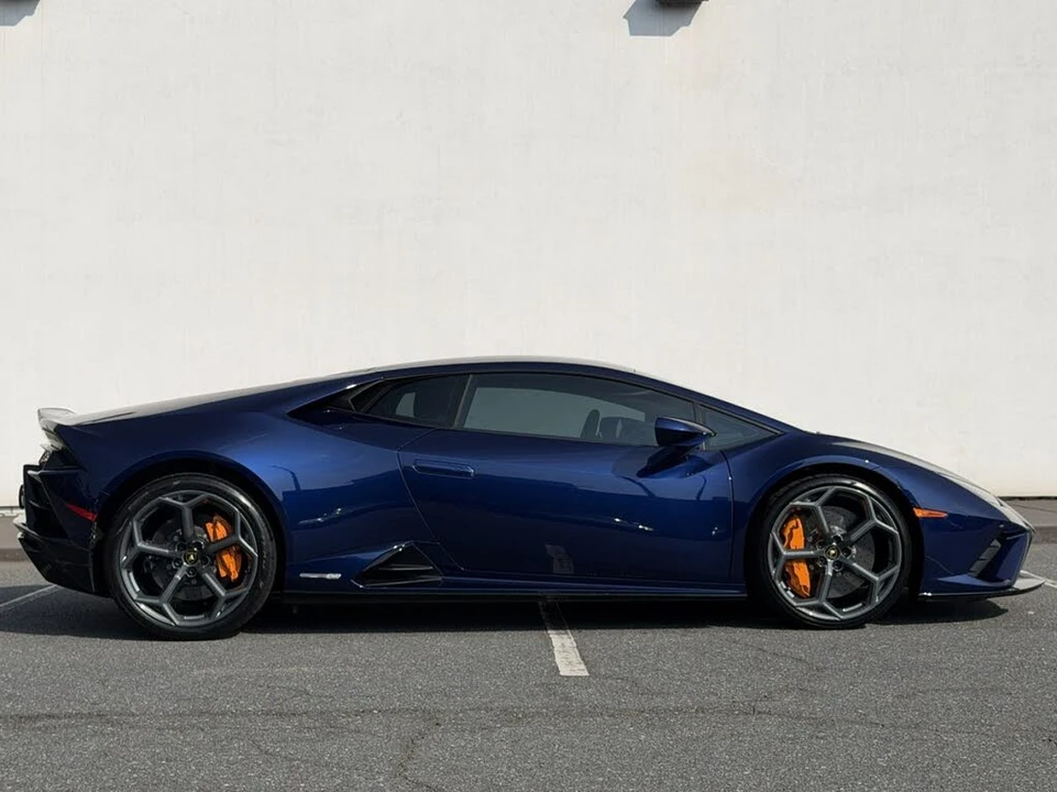 2022 Lamborghini Huracan - Image 8 of 28