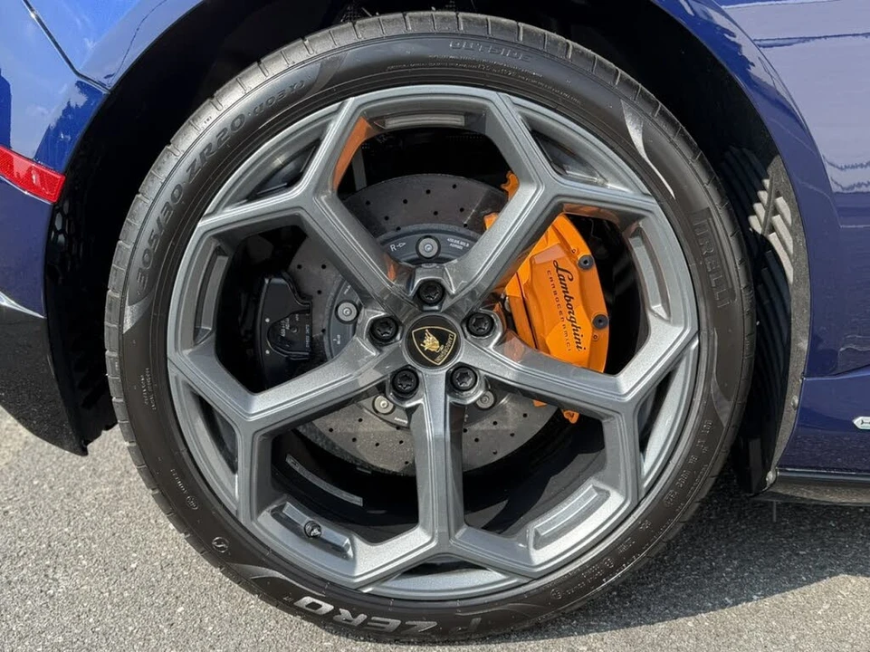 2022 Lamborghini Huracan - Image 25 of 28