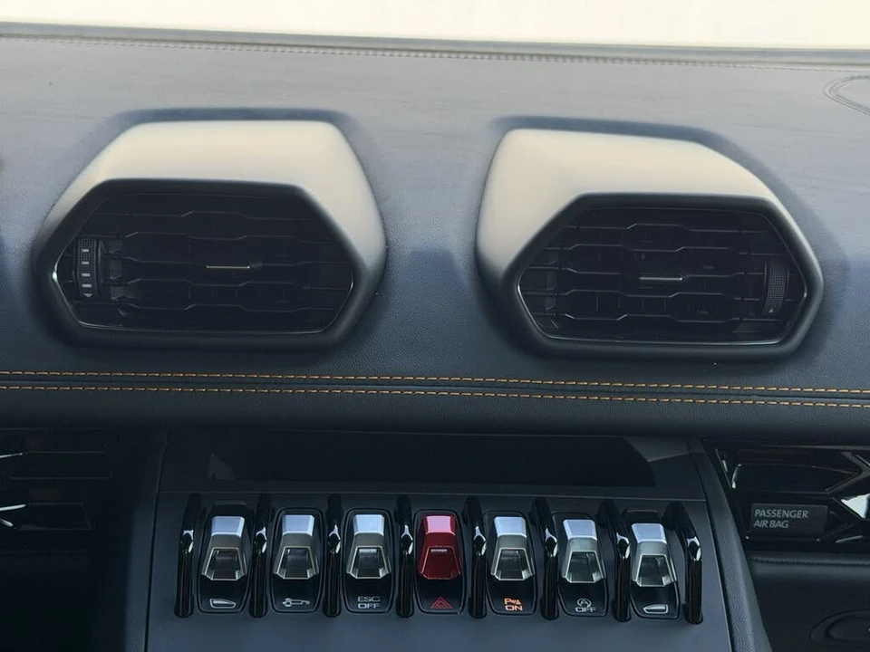 2022 Lamborghini Huracan - Image 15 of 28
