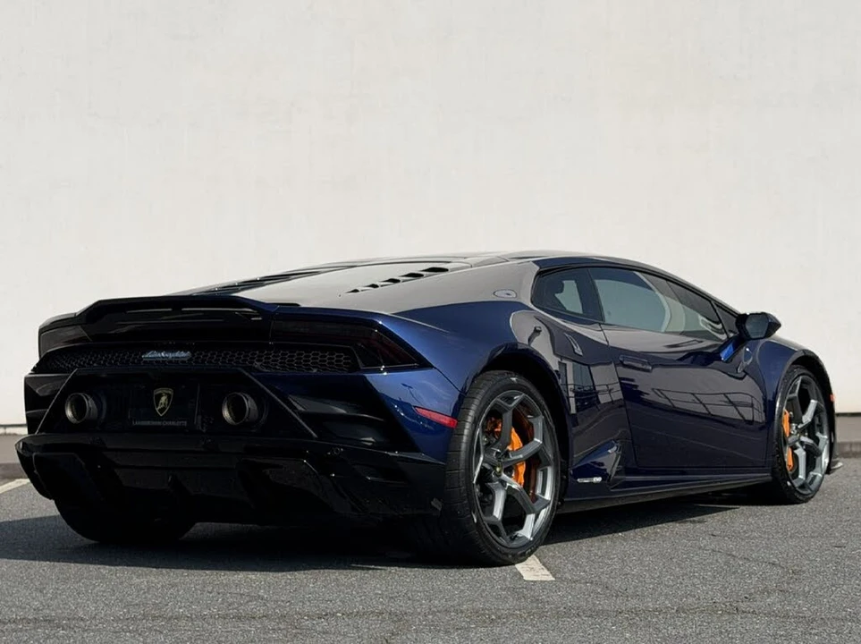 2022 Lamborghini Huracan - Image 7 of 28