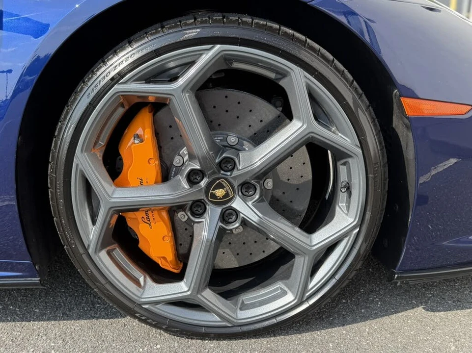 2022 Lamborghini Huracan - Image 27 of 28