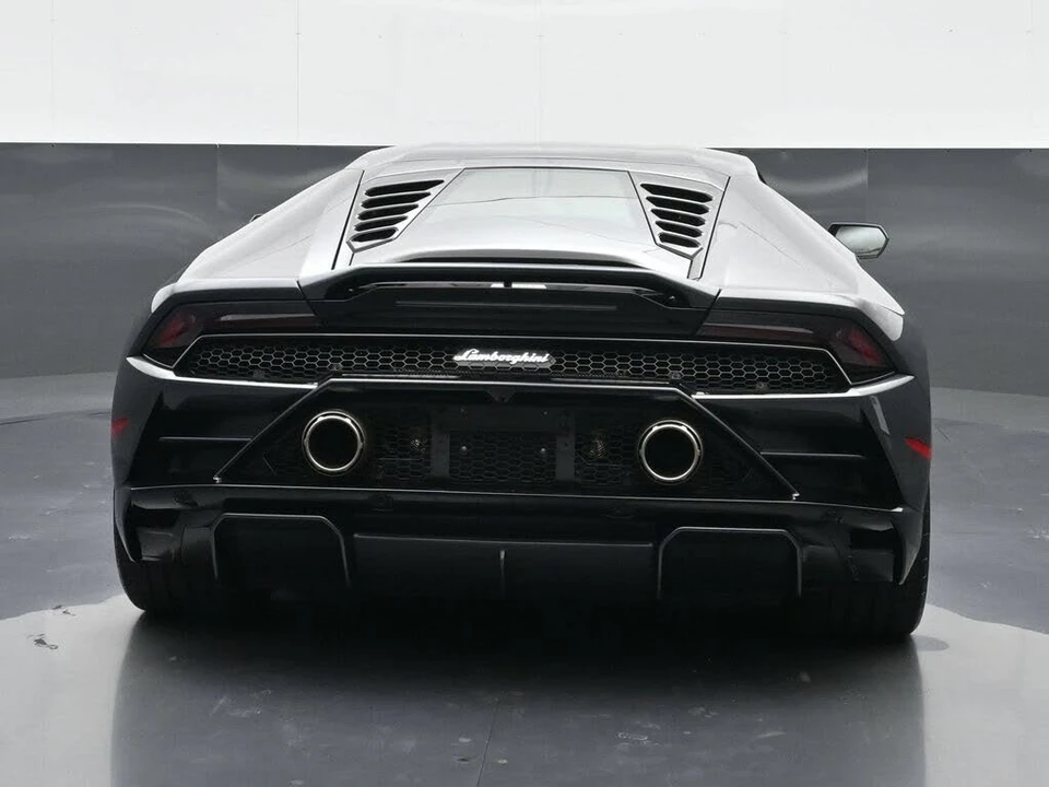 2022 Lamborghini Huracan - Image 16 of 24
