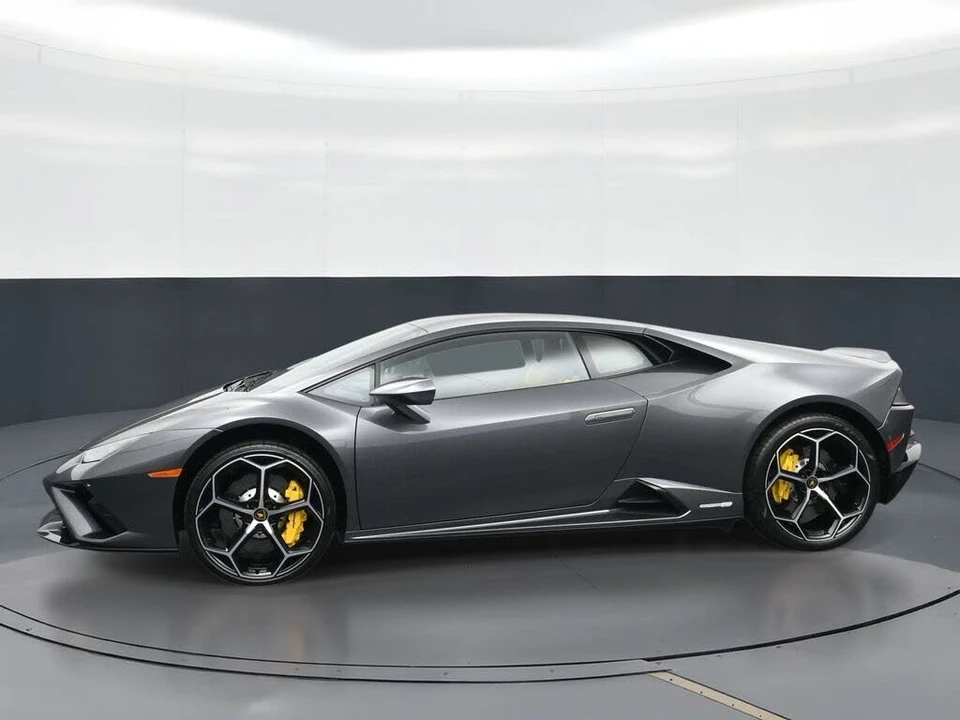2022 Lamborghini Huracan - Image 5 of 24