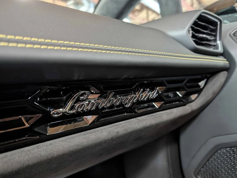 2022 Lamborghini Huracan LP610-2 EVO - Image 14 of 16