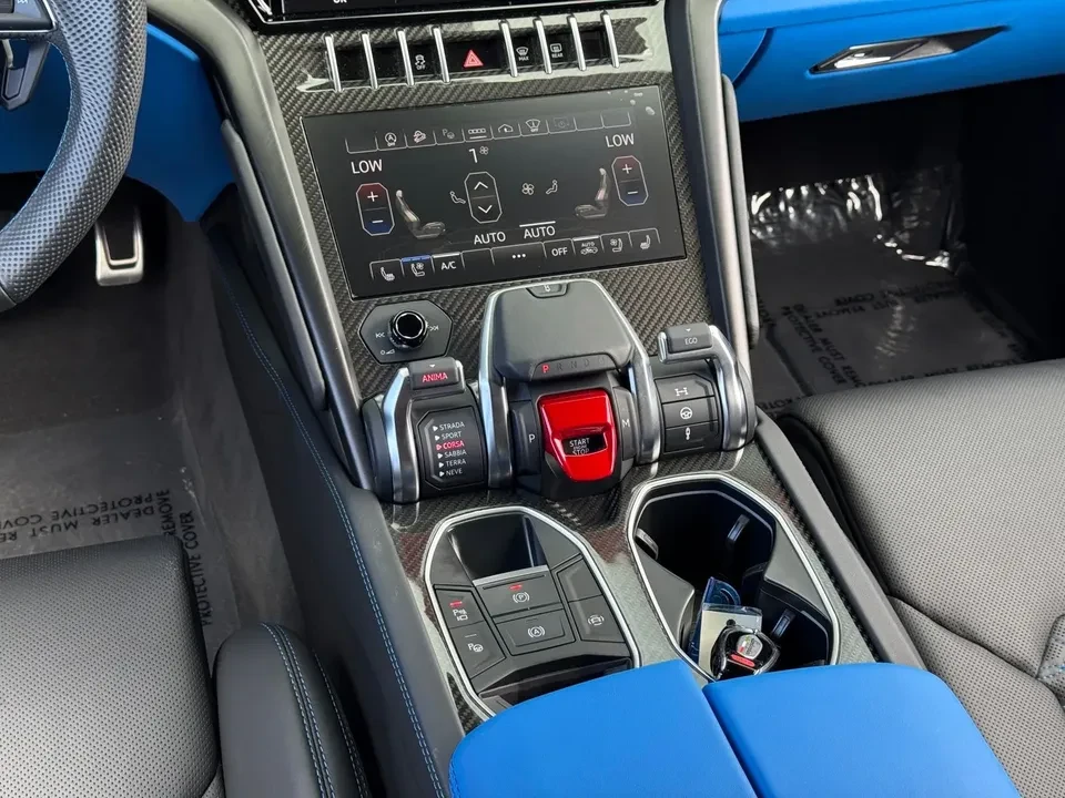2022 Lamborghini Urus - Image 17 of 20